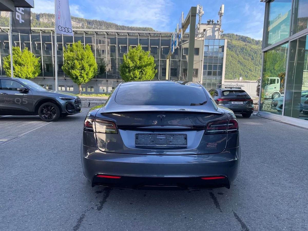 TESLA Model S Plaid — zdjęcie 5