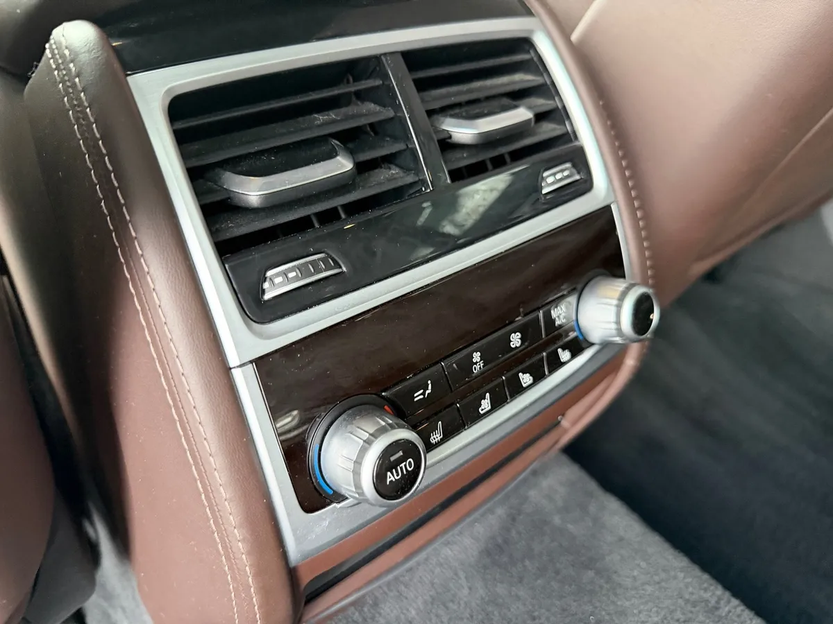 BMW 750Li xDrive — zdjęcie 11