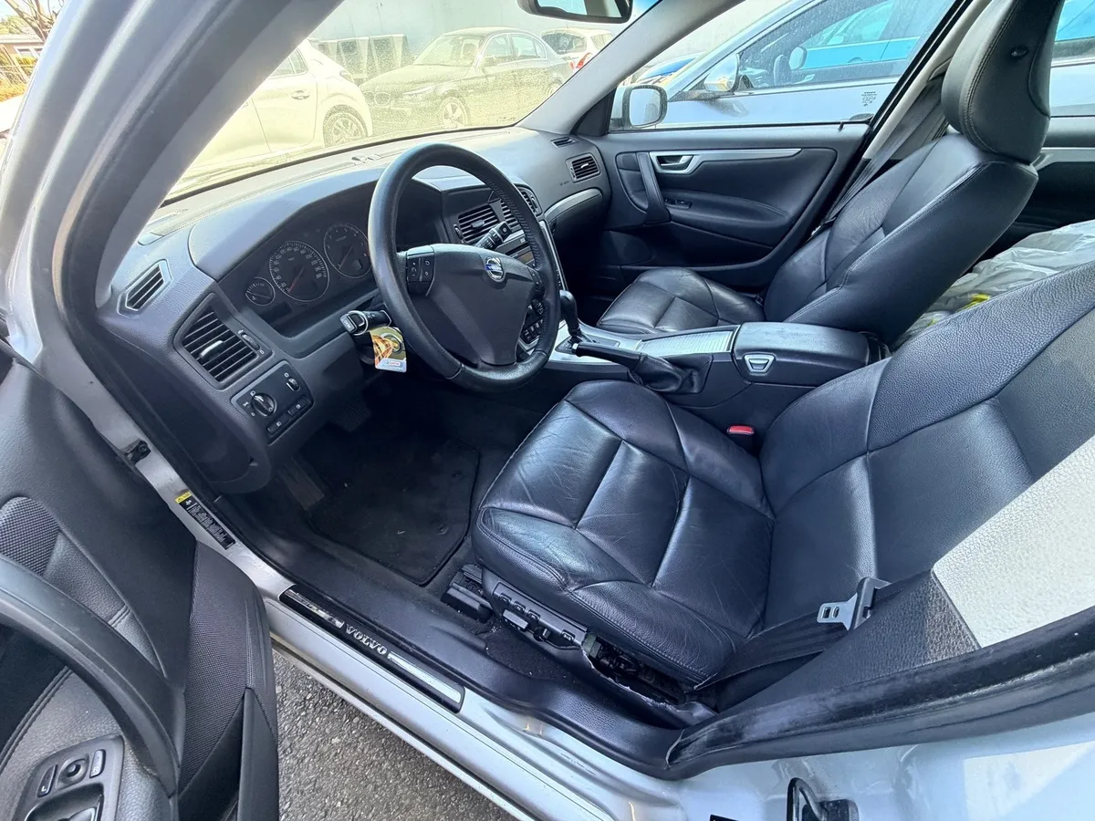 VOLVO S60 2.5T — zdjęcie 8