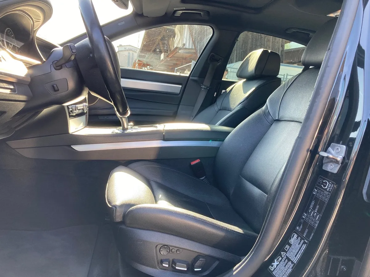BMW 750l XDrive — zdjęcie 13