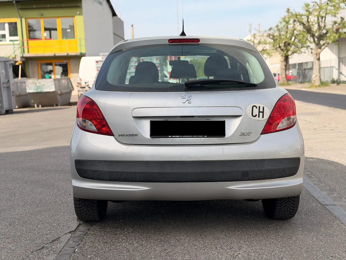 PEUGEOT 207 1.4i 16V — zdjęcie 5