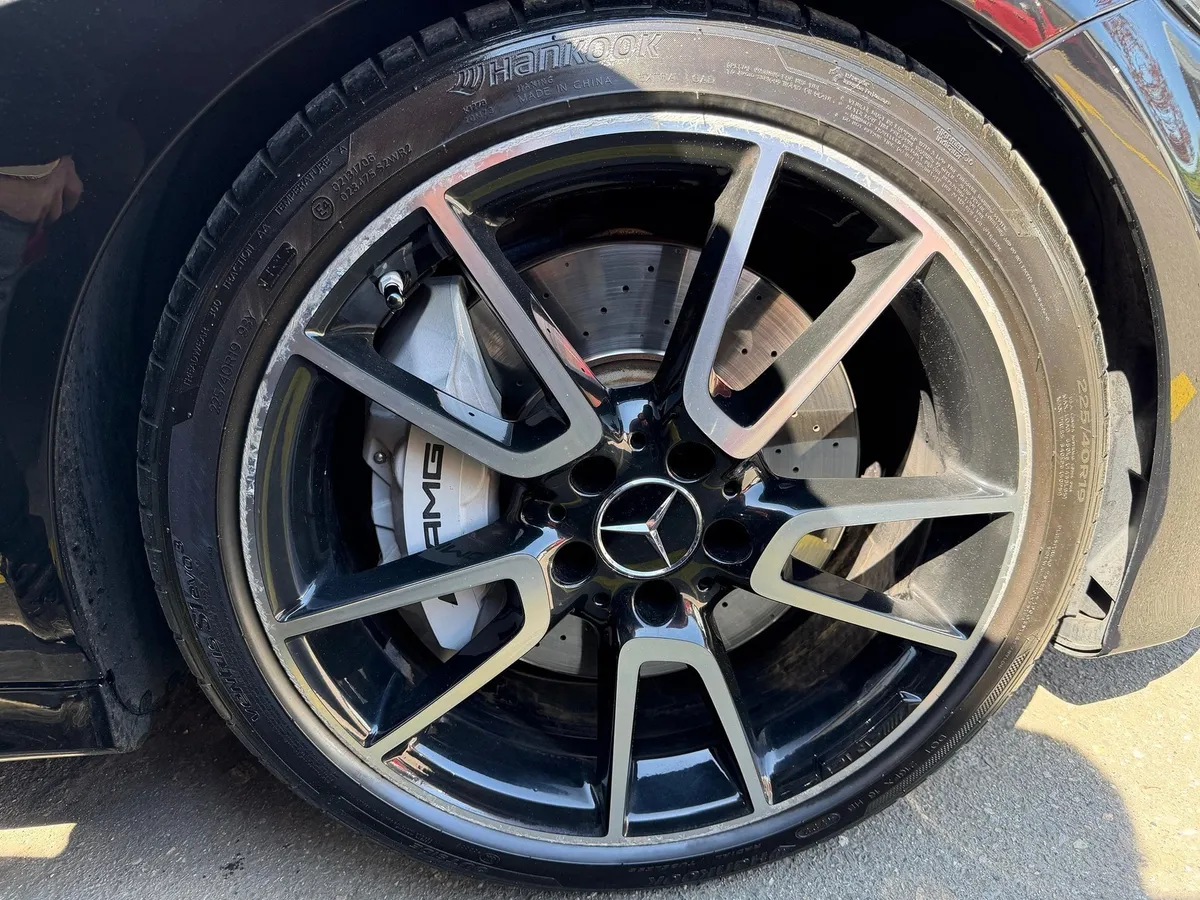MERCEDES-BENZ AMG C 43 — zdjęcie 11