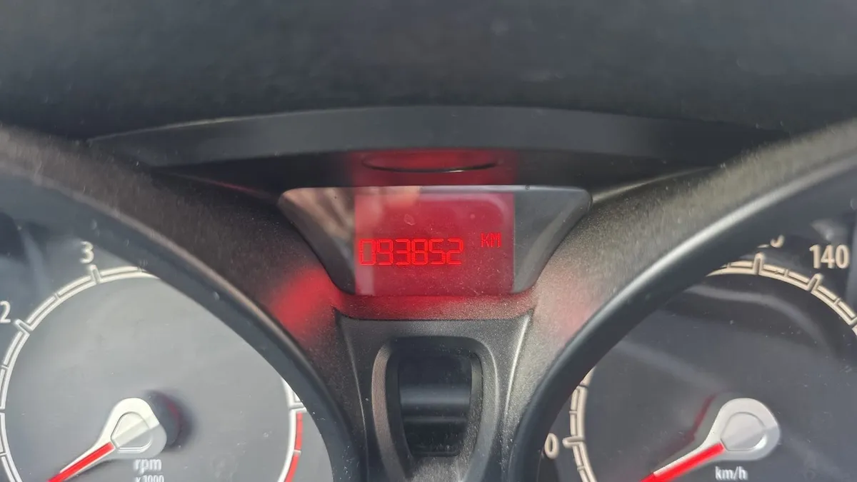 FORD Fiesta 1.4i — zdjęcie 8
