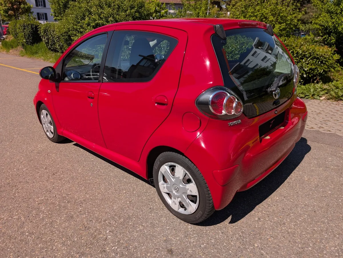 TOYOTA AYGO 1.0 — zdjęcie 3