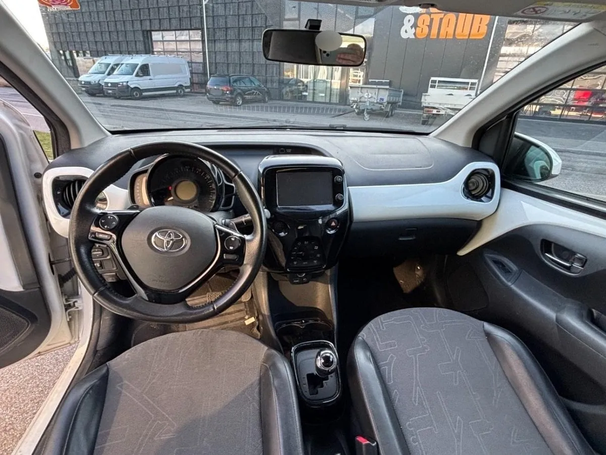 TOYOTA Aygo 1.0 VVT-i x-play, 69 HP — zdjęcie 8