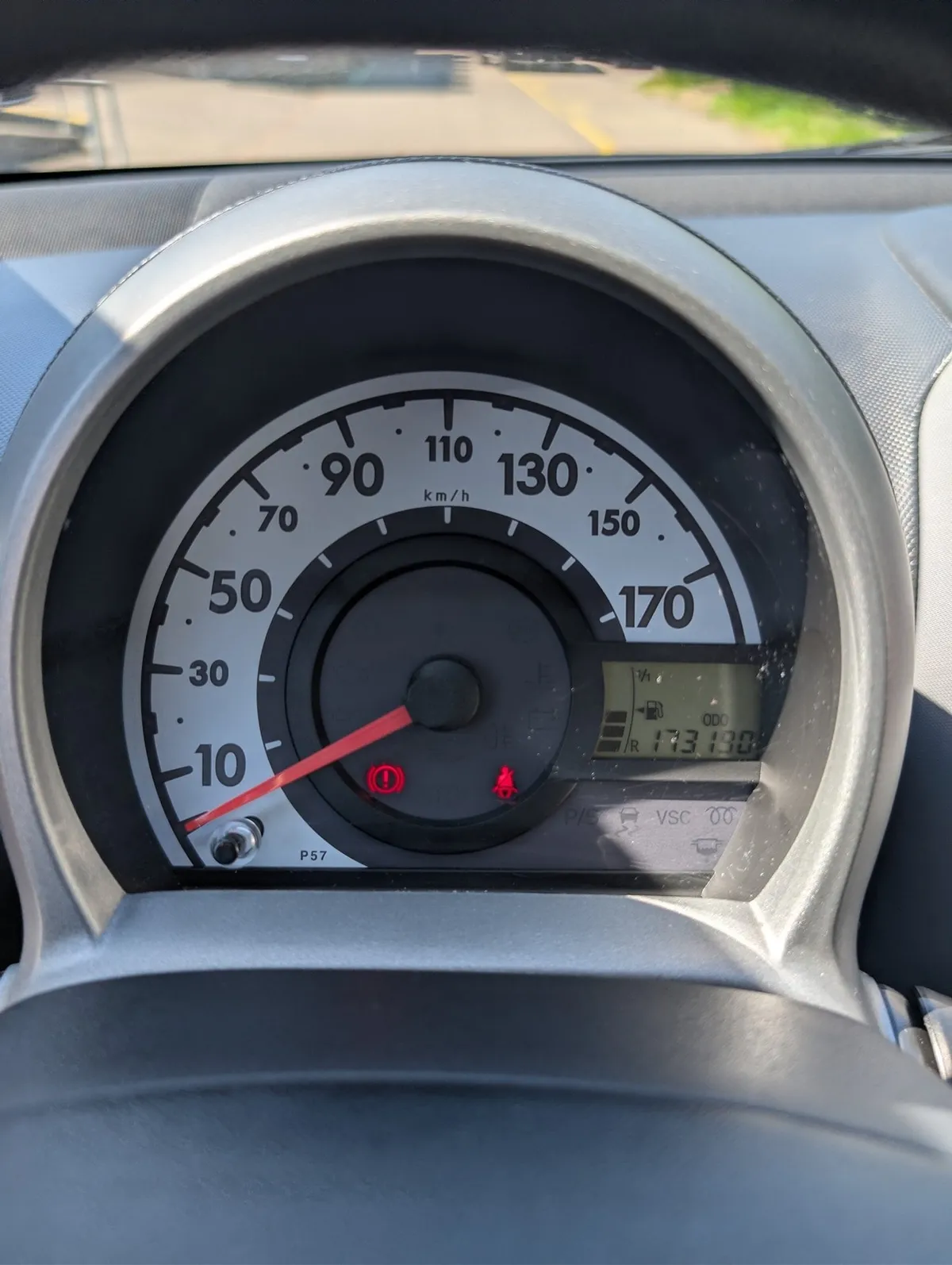 TOYOTA AYGO 1.0 — zdjęcie 8