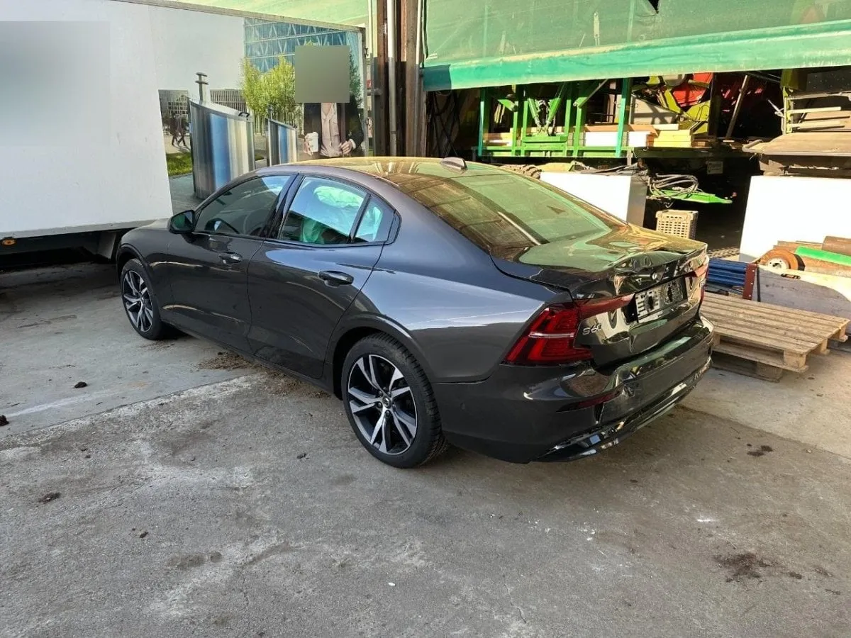Volvo S60 Ultimate Dark 2.0, 250 HP — zdjęcie 3