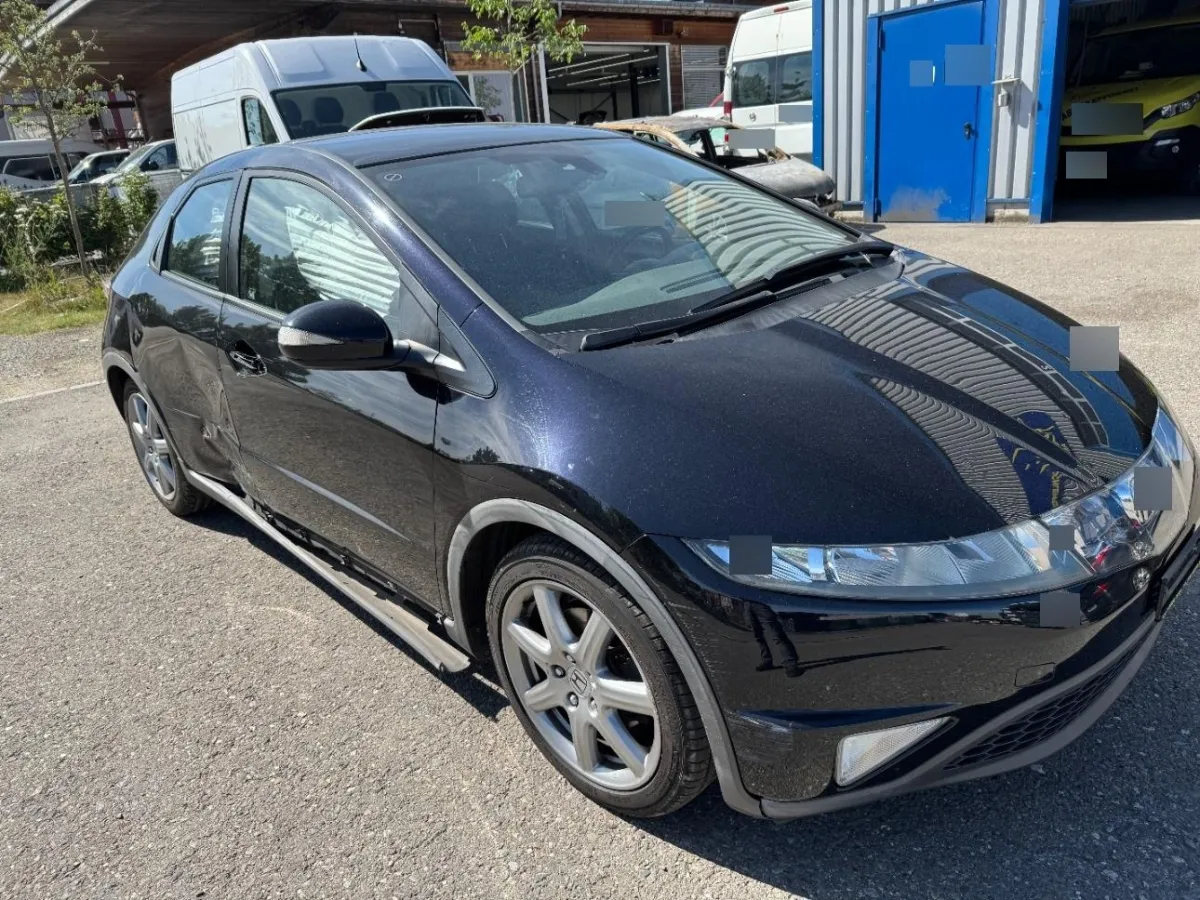 Honda Civic 1.8i 5DR, 139 PS