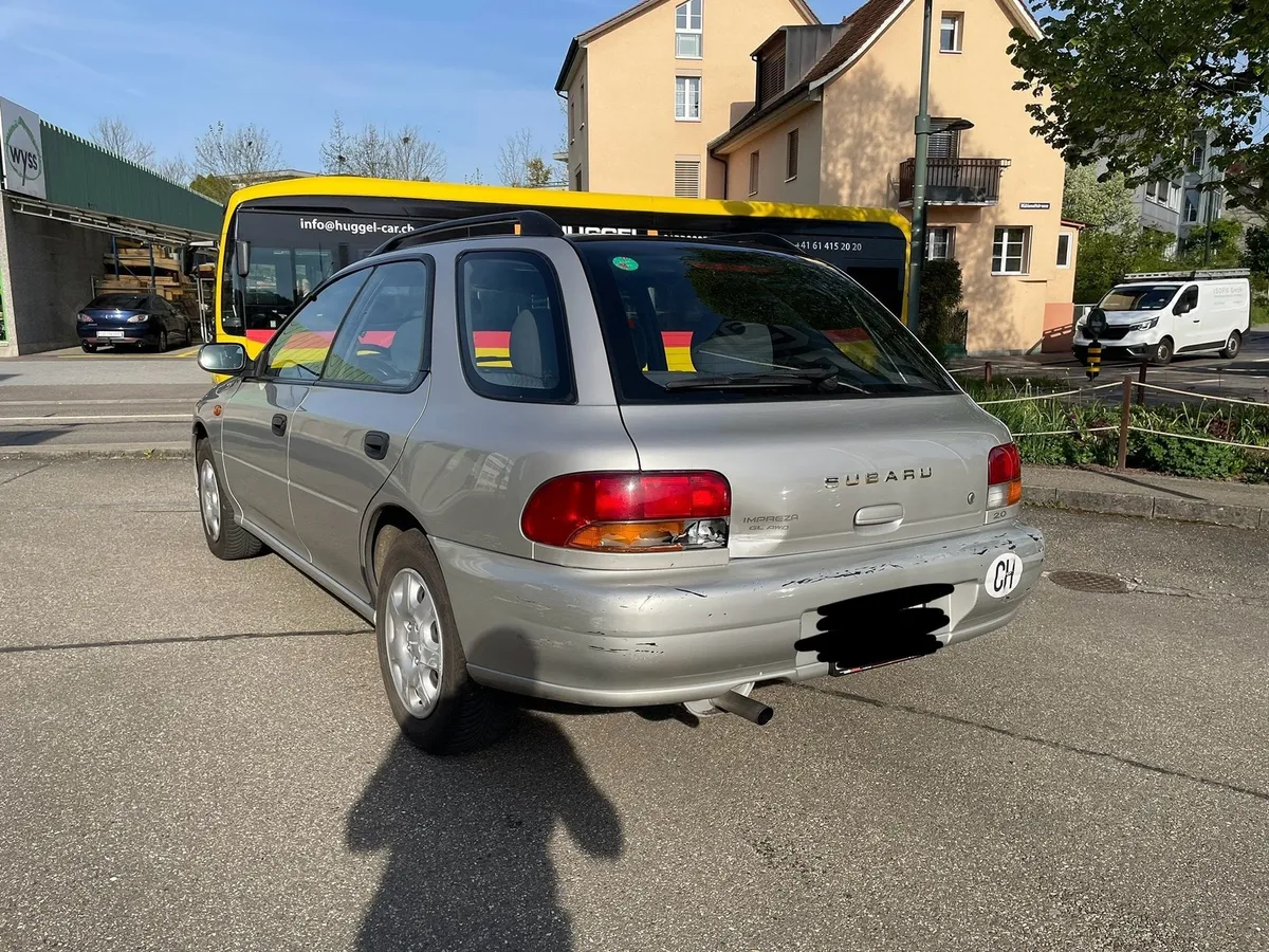 SUBARU Impreza 2.0 4WD — zdjęcie 4