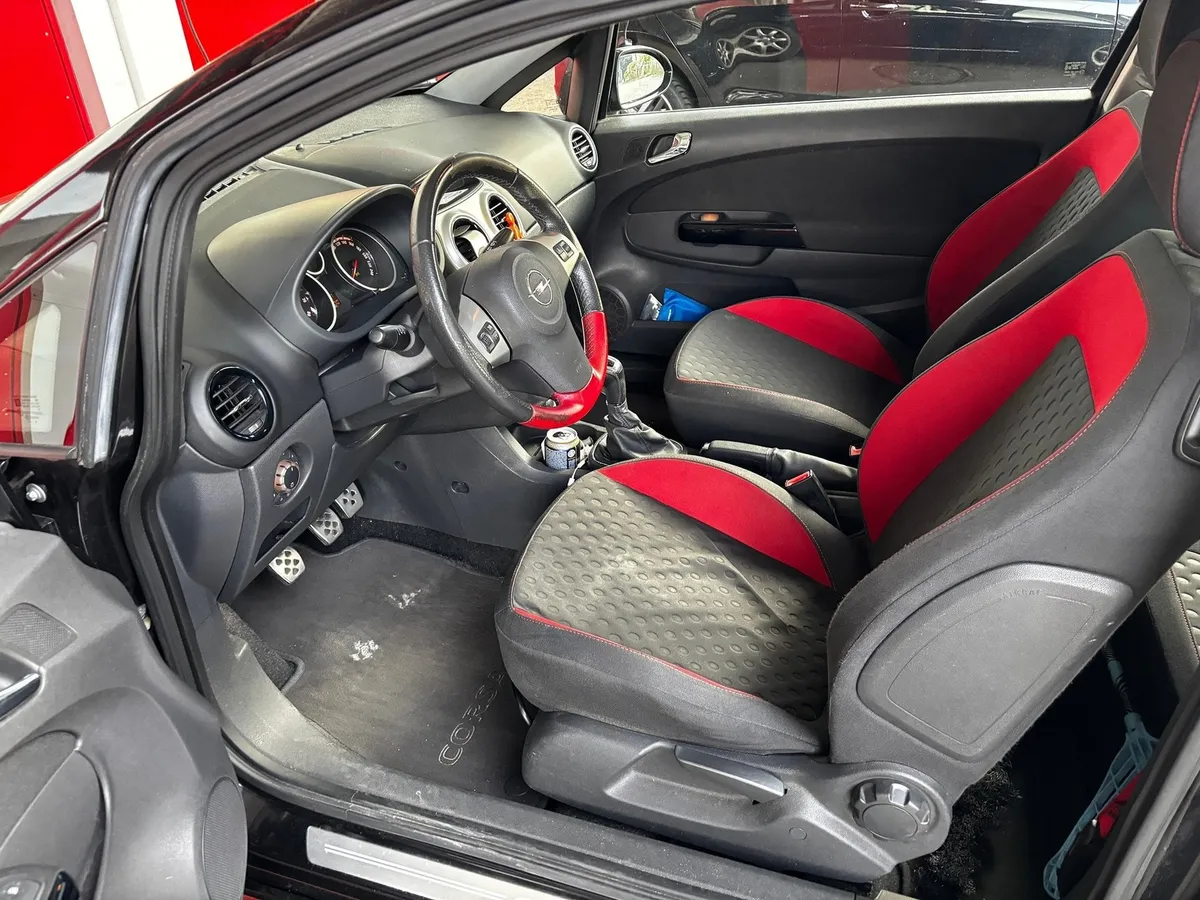 OPEL Corsa D 16T GSi — zdjęcie 9