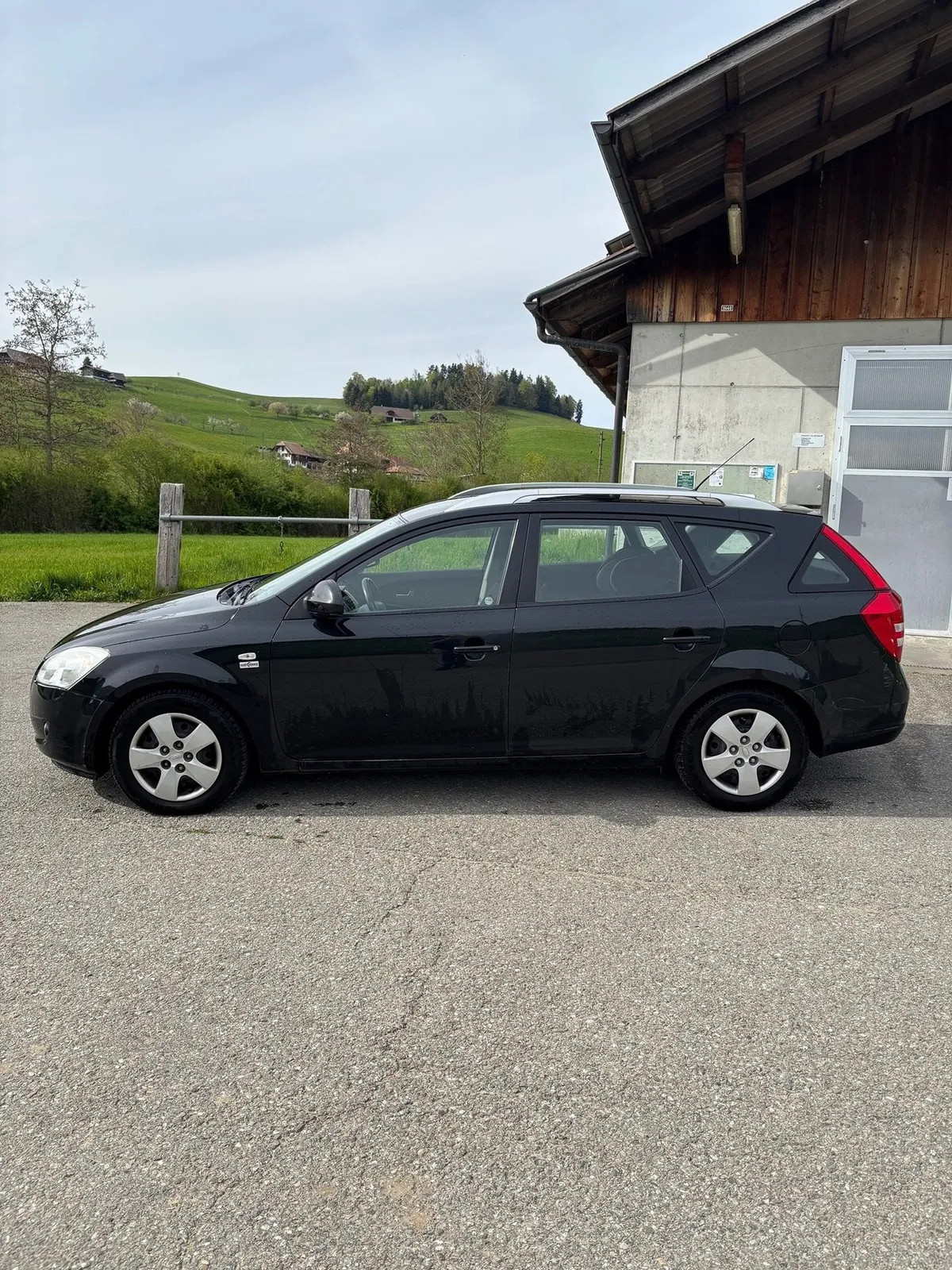 KIA cee'd 1.6 DPF SW — zdjęcie 2