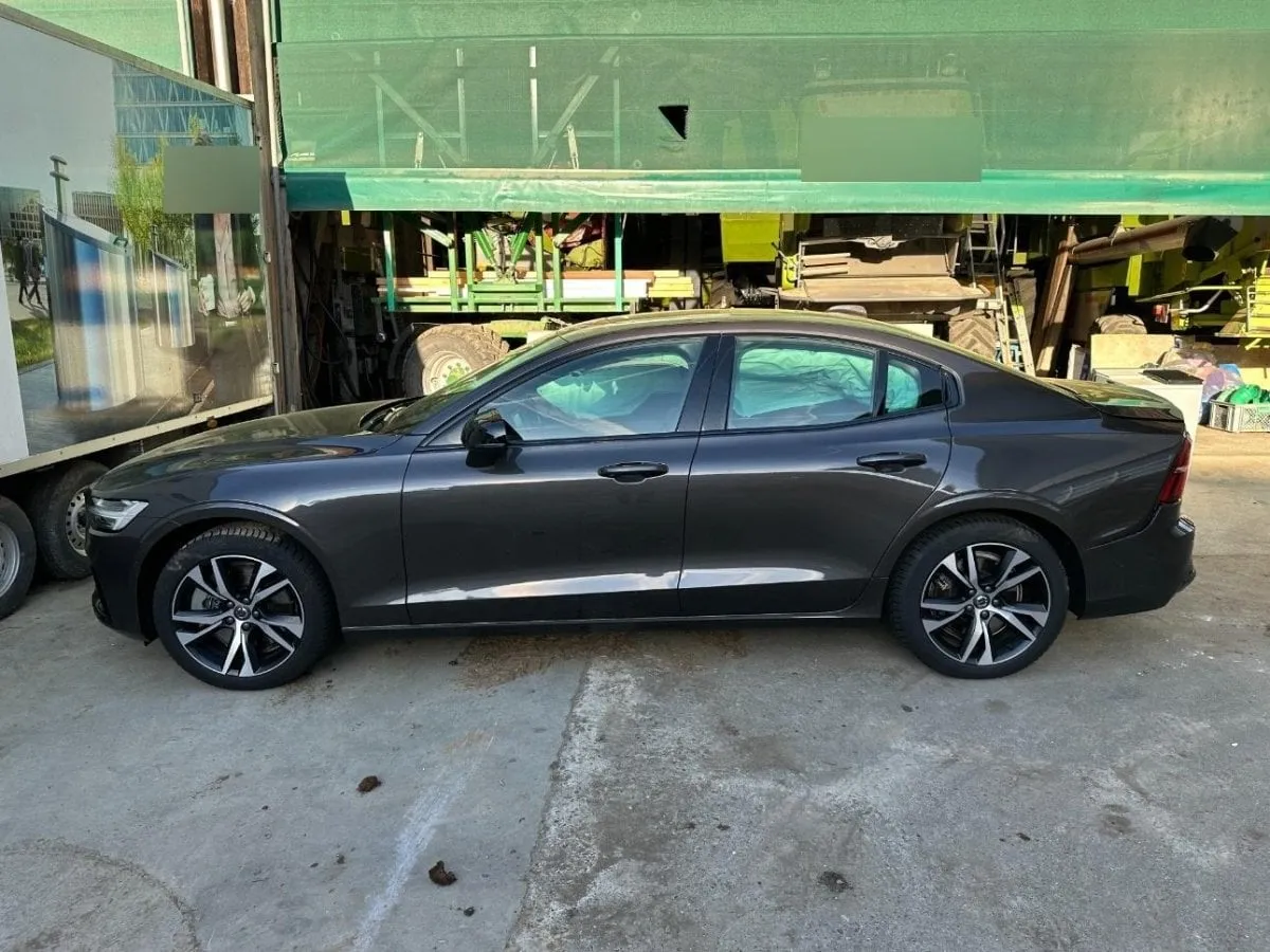 Volvo S60 Ultimate Dark 2.0, 250 HP — zdjęcie 2