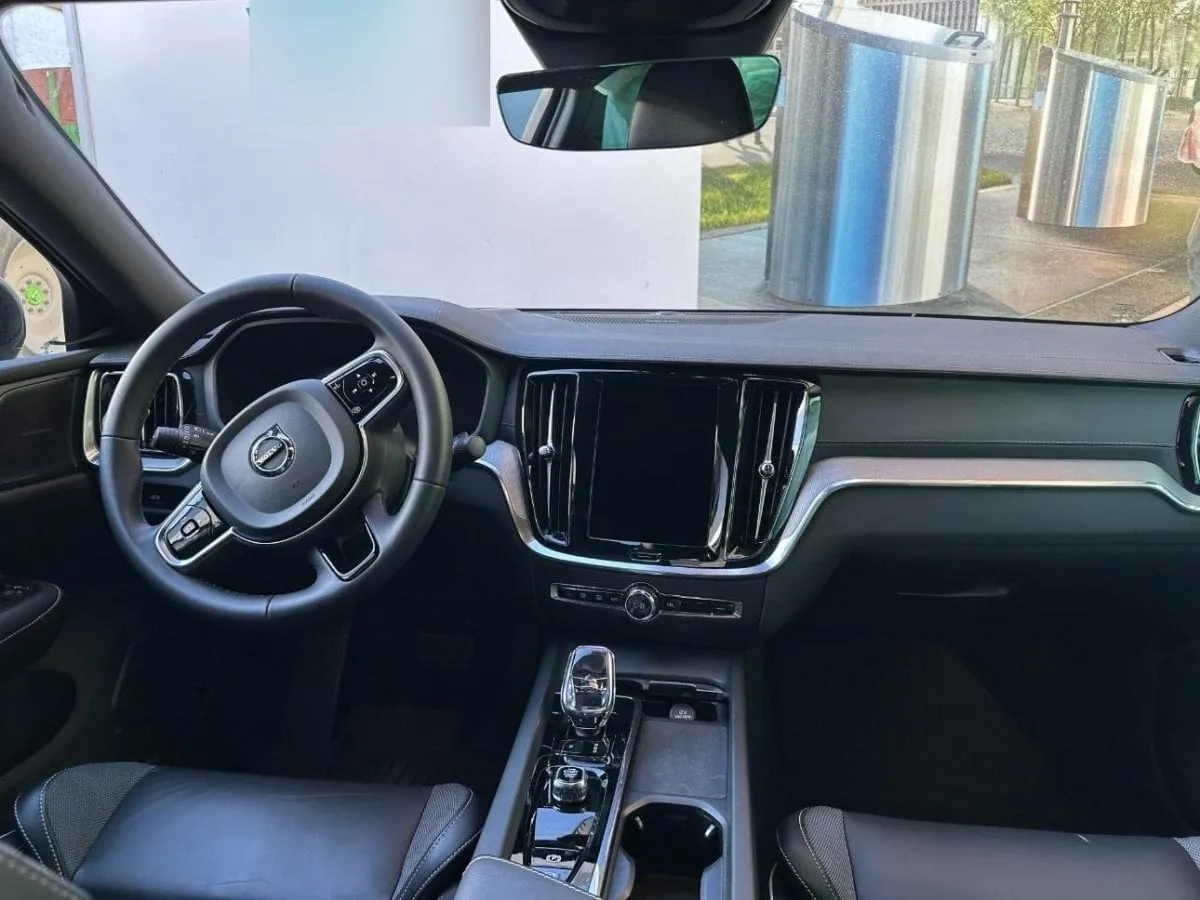 Volvo S60 Ultimate Dark 2.0, 250 HP — zdjęcie 8