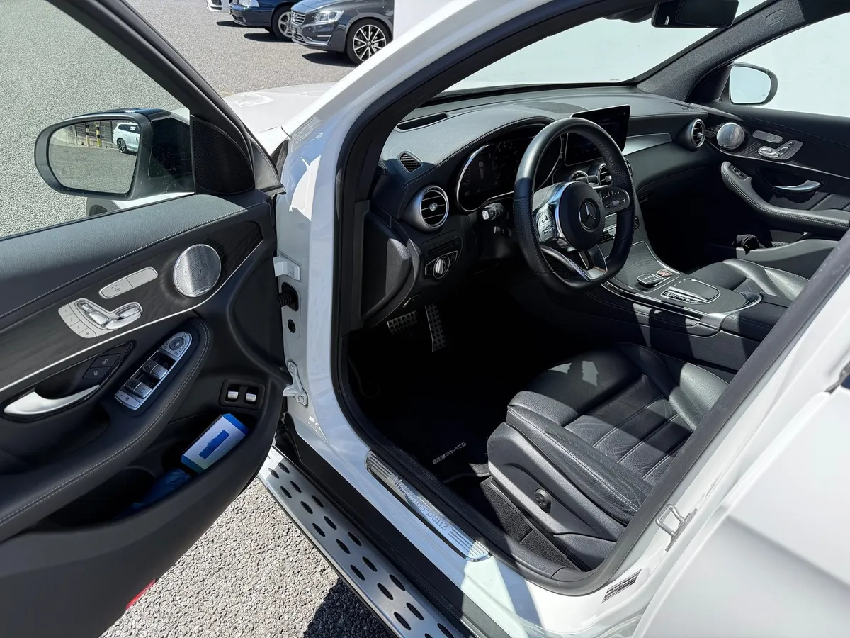 MERCEDES-BENZ GLC 300 — zdjęcie 7