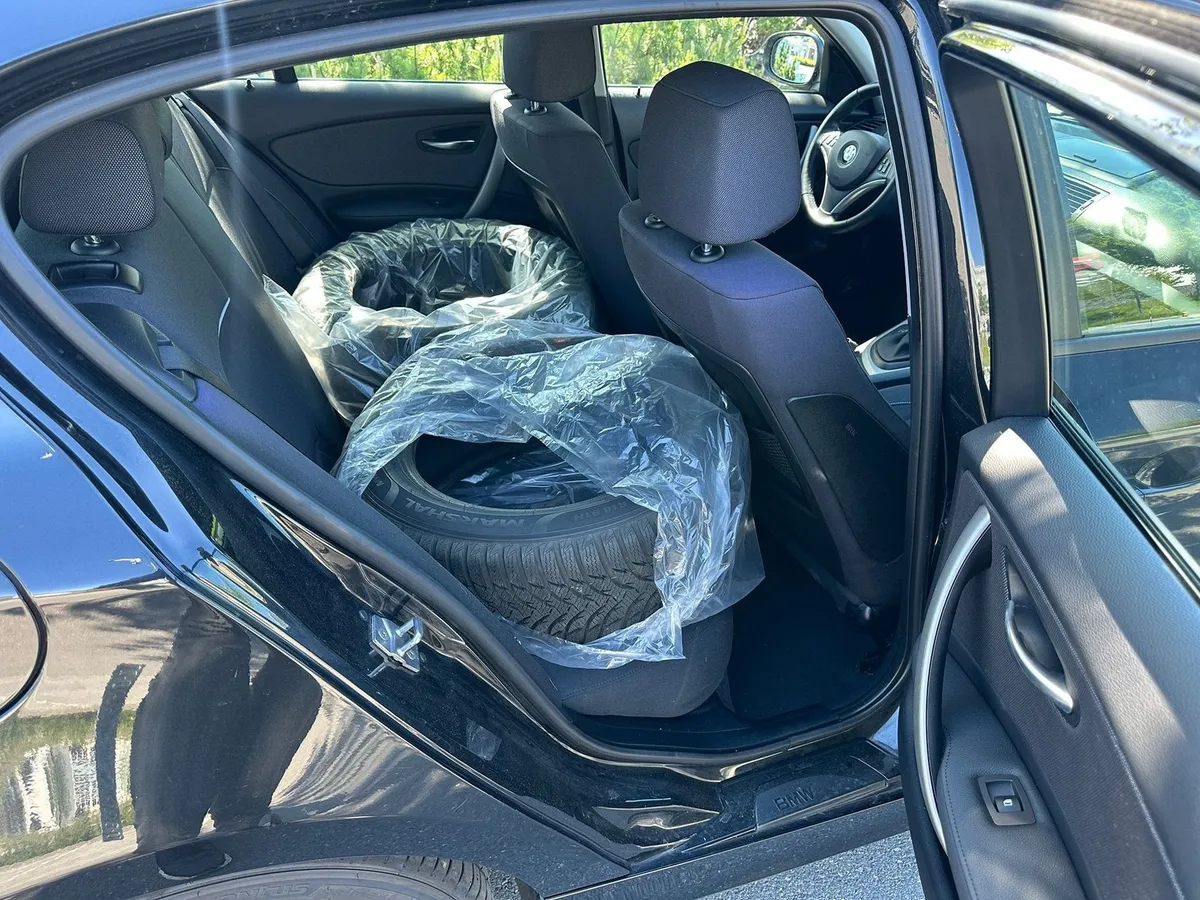 BMW 118i — zdjęcie 9