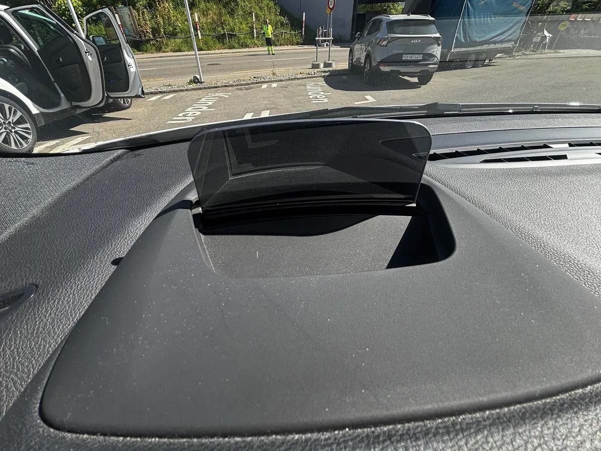 BMW 225i xDrive — zdjęcie 13