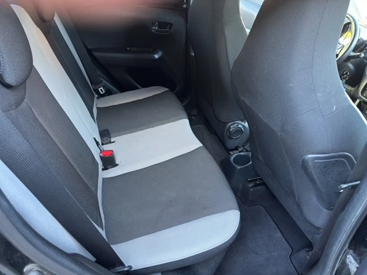 TOYOTA Aygo 1.2 — zdjęcie 8