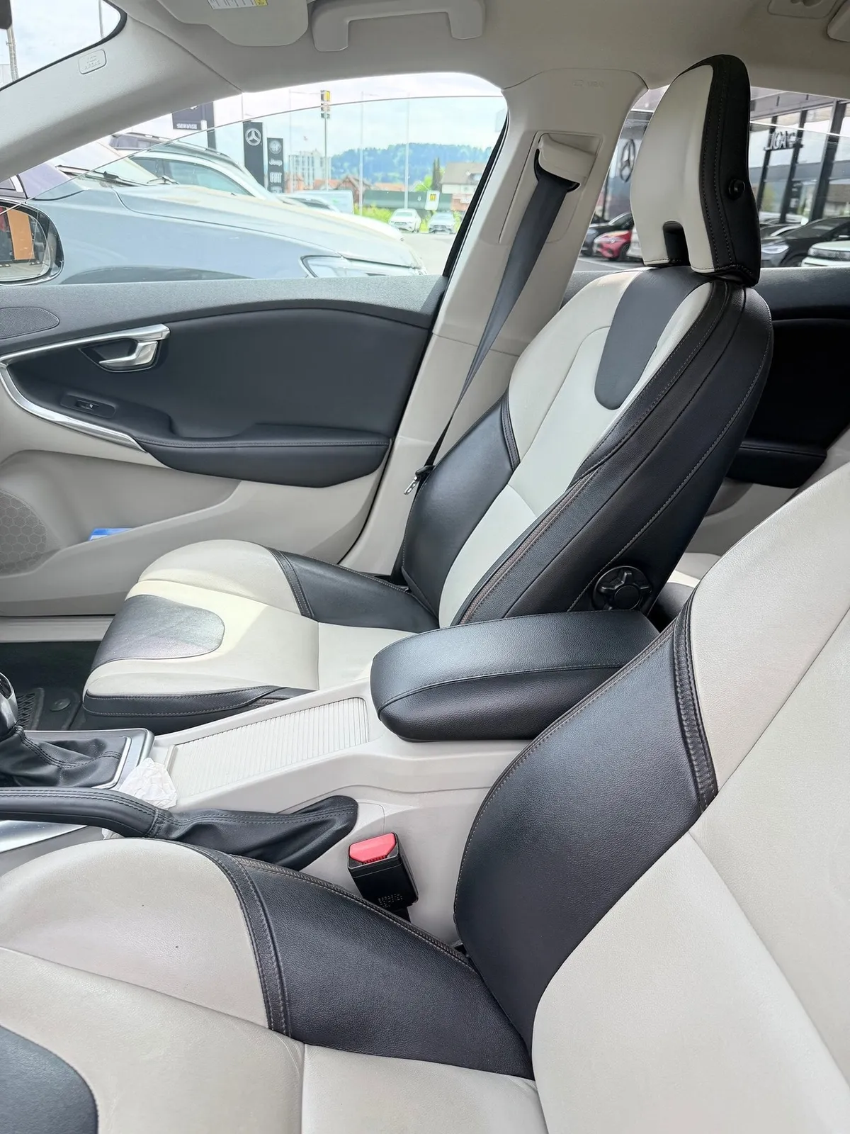 VOLVO V40 CC T4 AWD — zdjęcie 13