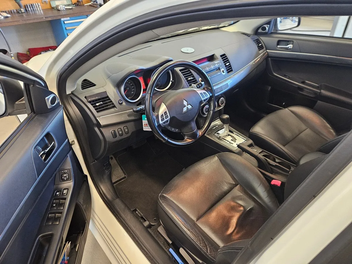 MITSUBISHI Lancer SB 1.8 — zdjęcie 3