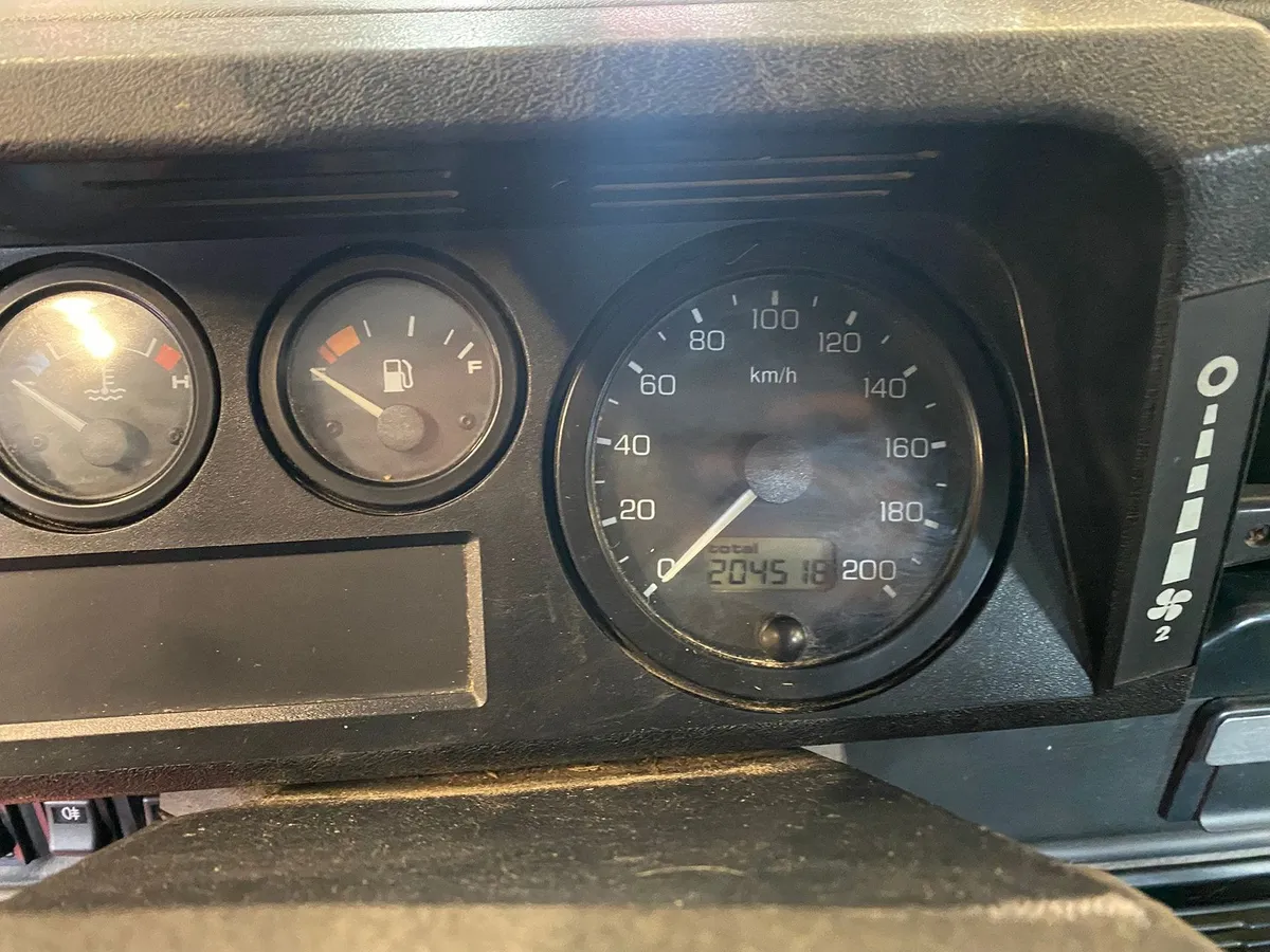 LAND ROVER Land-Rover Defender 90TDi — zdjęcie 15
