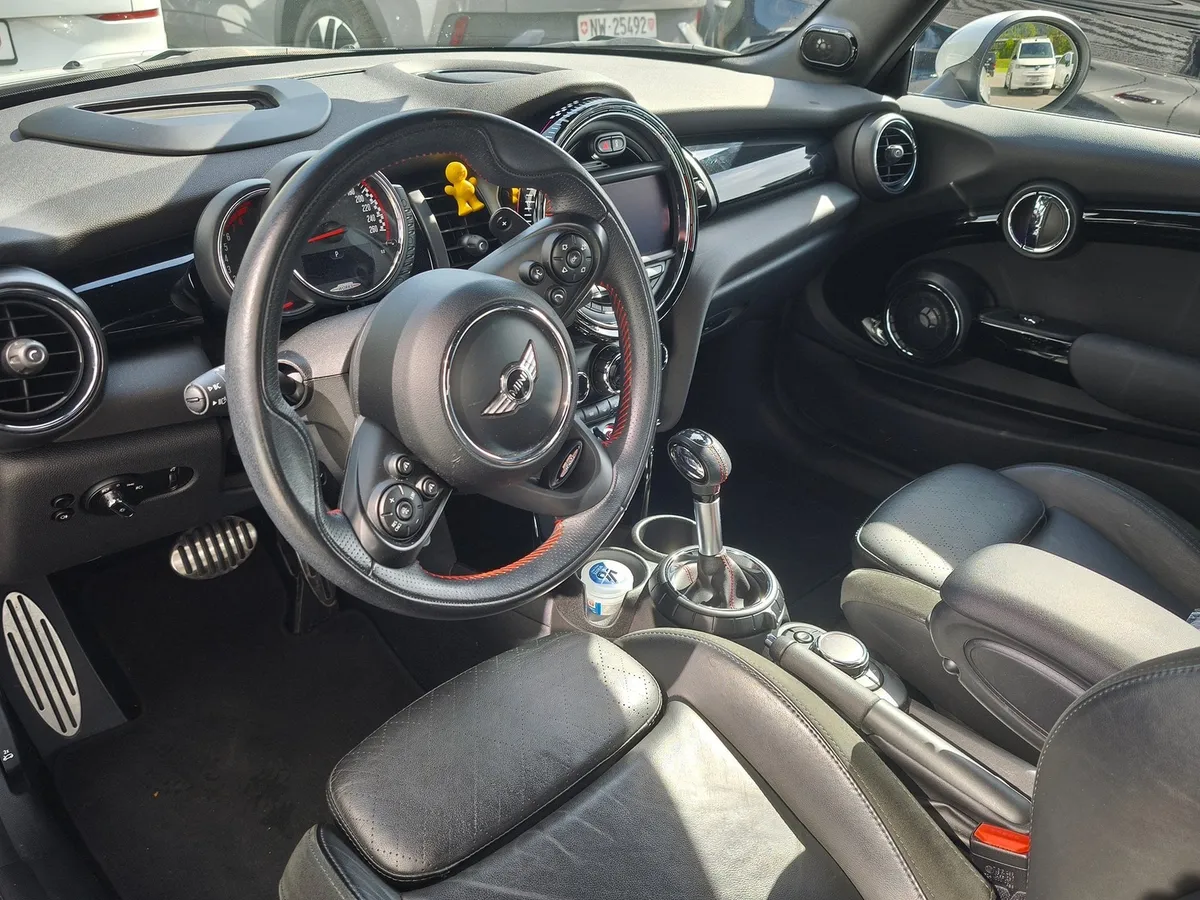 MINI Cooper "John Cooper Works" — zdjęcie 9