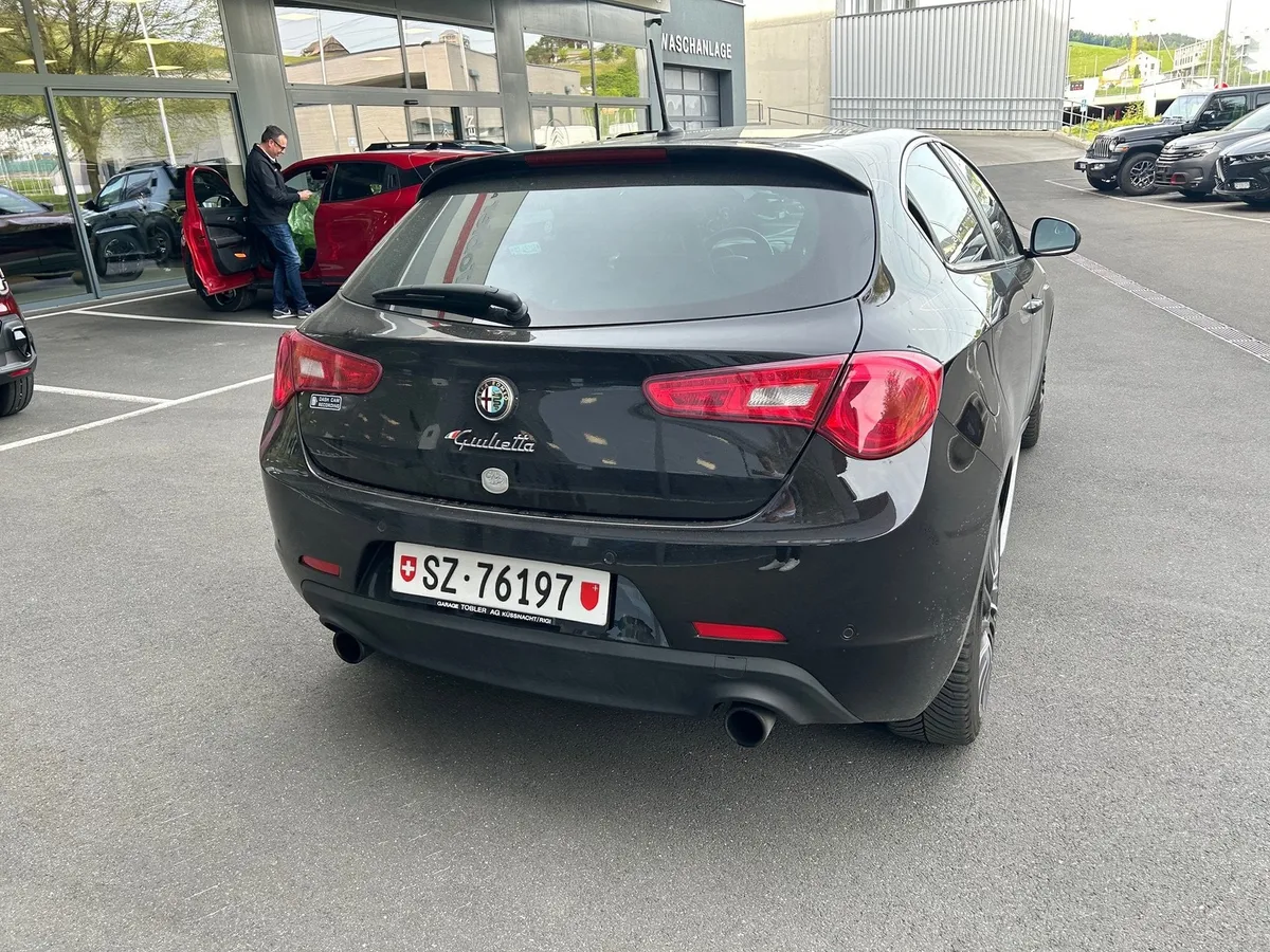 ALFA ROMEO Giulietta 1750 — zdjęcie 9