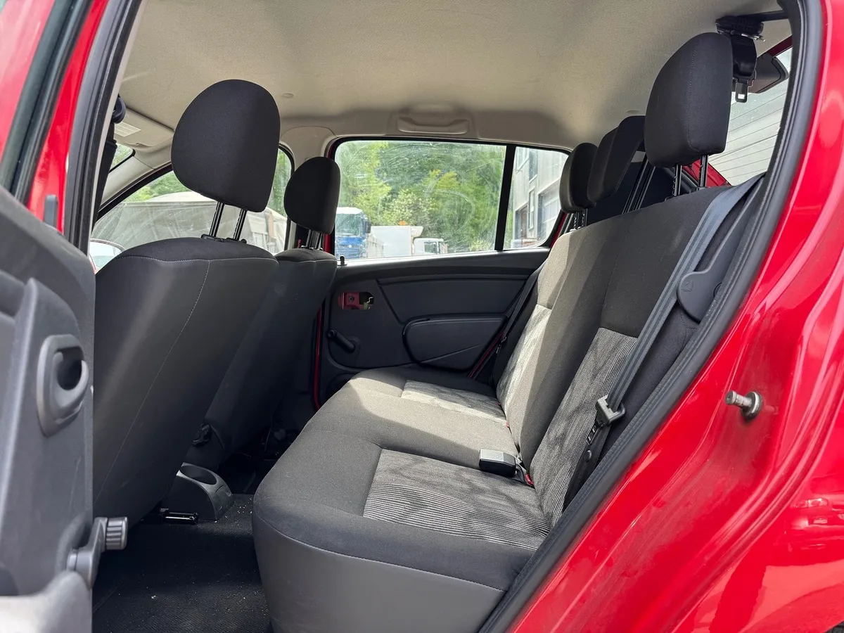 DACIA Sandero 1.2 75 — zdjęcie 10