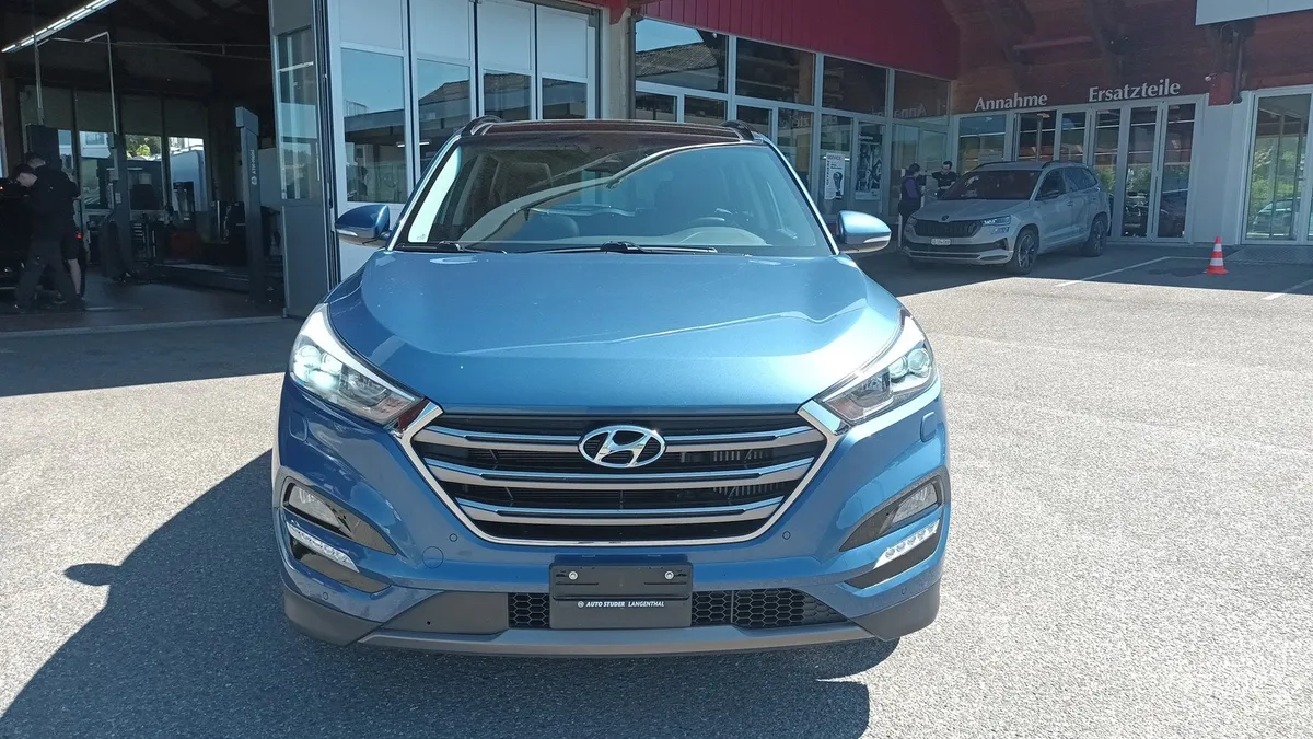 HYUNDAI Tucson 2.0 CRDI Vertex — zdjęcie 2
