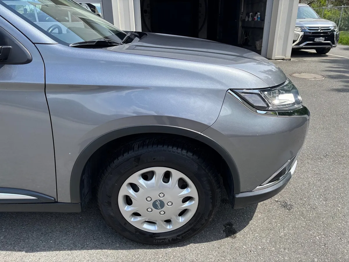 MITSUBISHI Outlander — zdjęcie 14