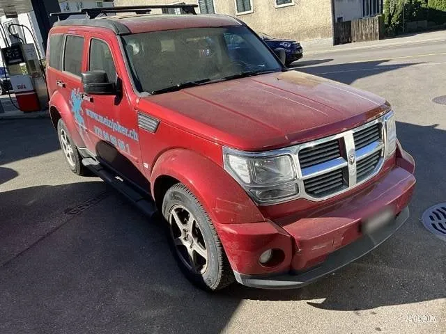 Dodge Nitro SXT 2.8, 177 HP — zdjęcie 4