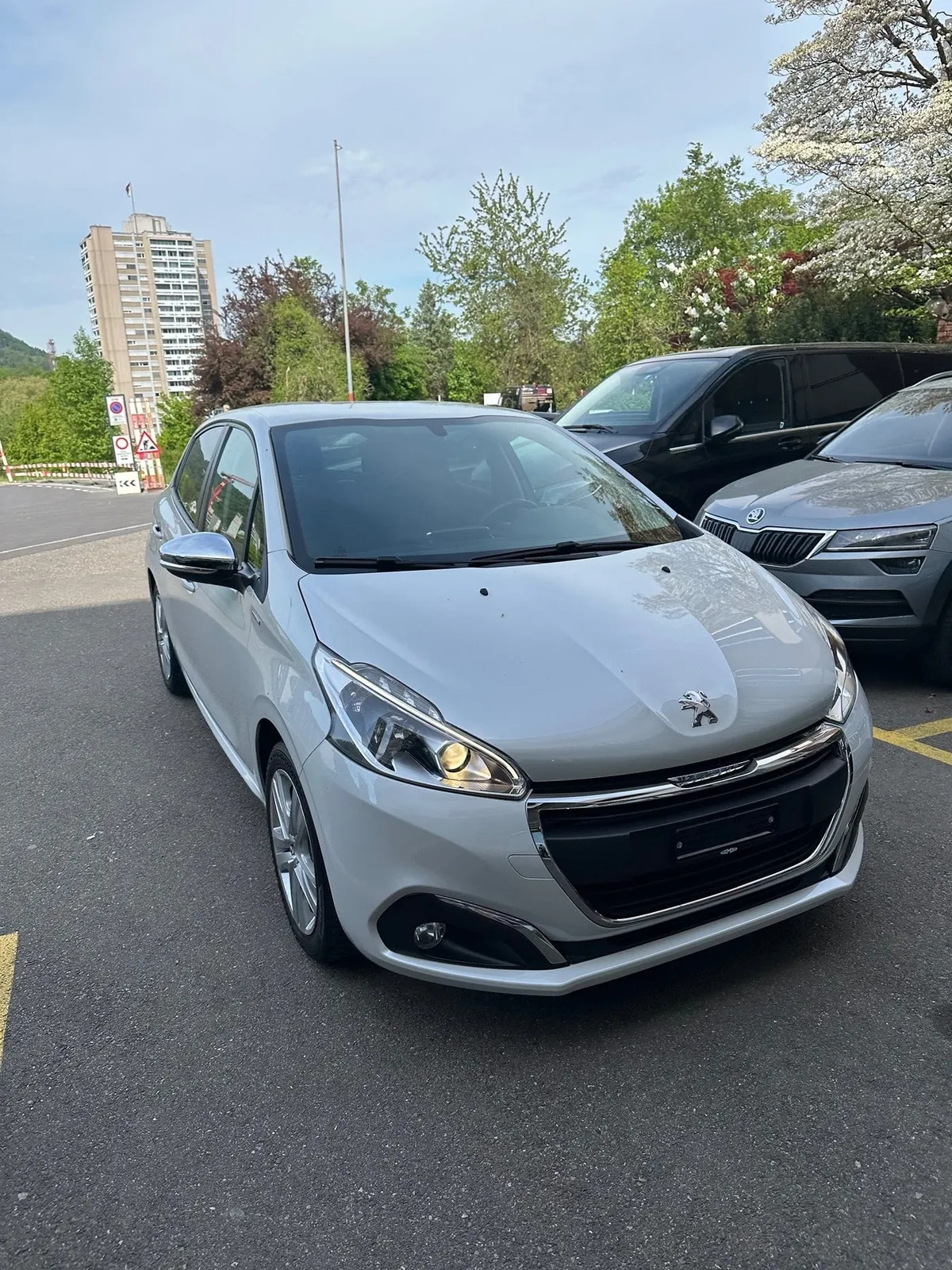 PEUGEOT 208 1.2 VTi — zdjęcie 3