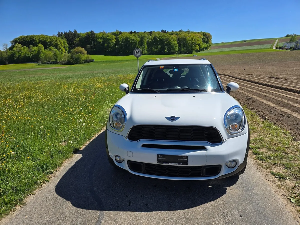 MINI Cooper S ALL4 — zdjęcie 2