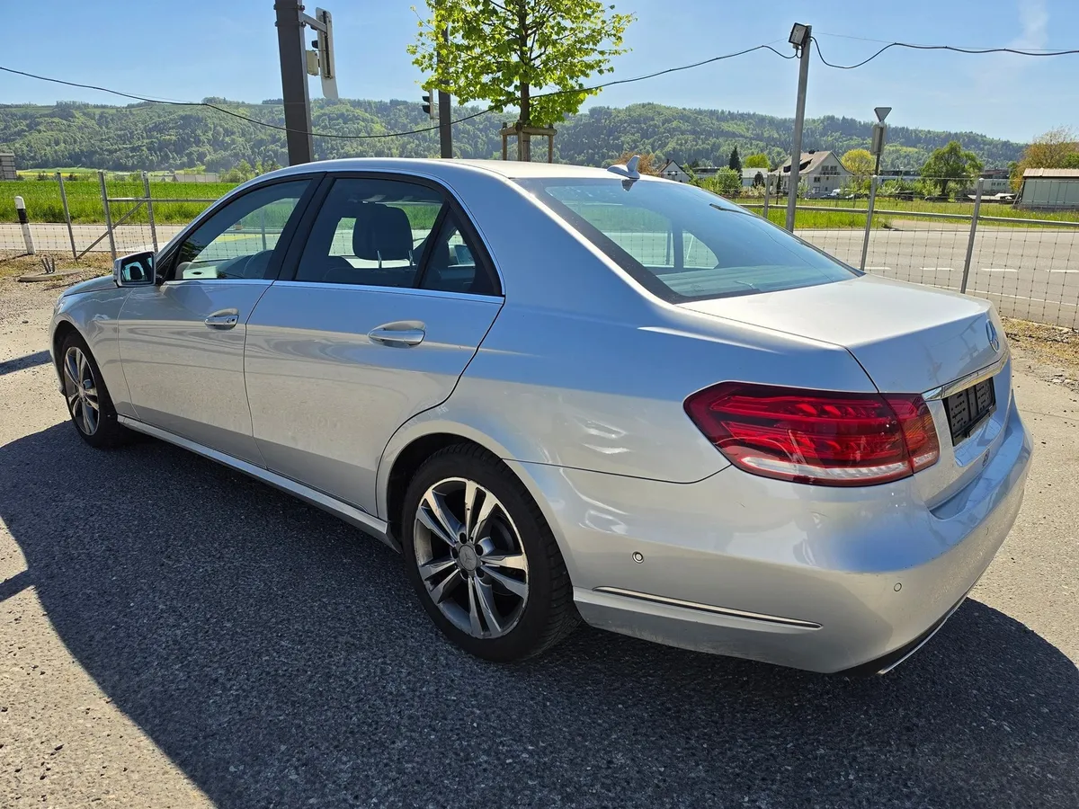 MERCEDES-BENZ E 200 CDI — zdjęcie 7