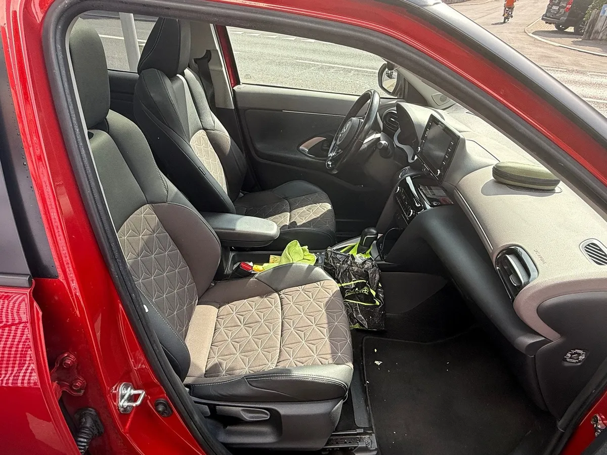 TOYOTA Yaris Cross HSD — zdjęcie 10