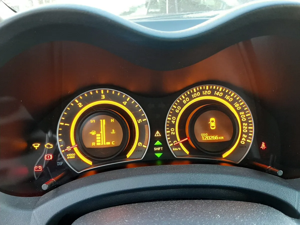 TOYOTA Auris 2.0 DPF — zdjęcie 13