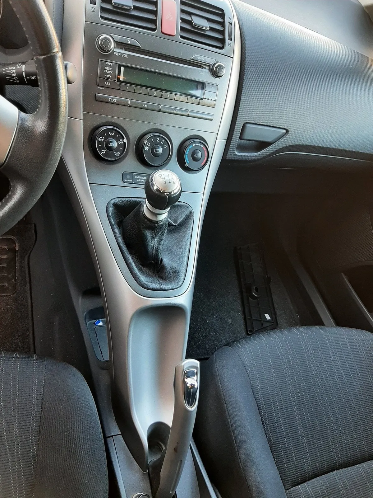 TOYOTA Auris 2.0 DPF — zdjęcie 10