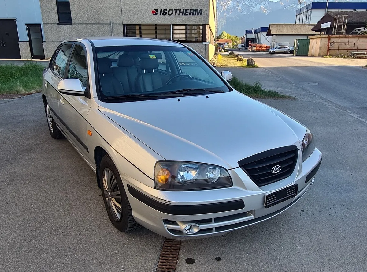 HYUNDAI Elantra 2.0 CVVT Swiss Edition — zdjęcie 2
