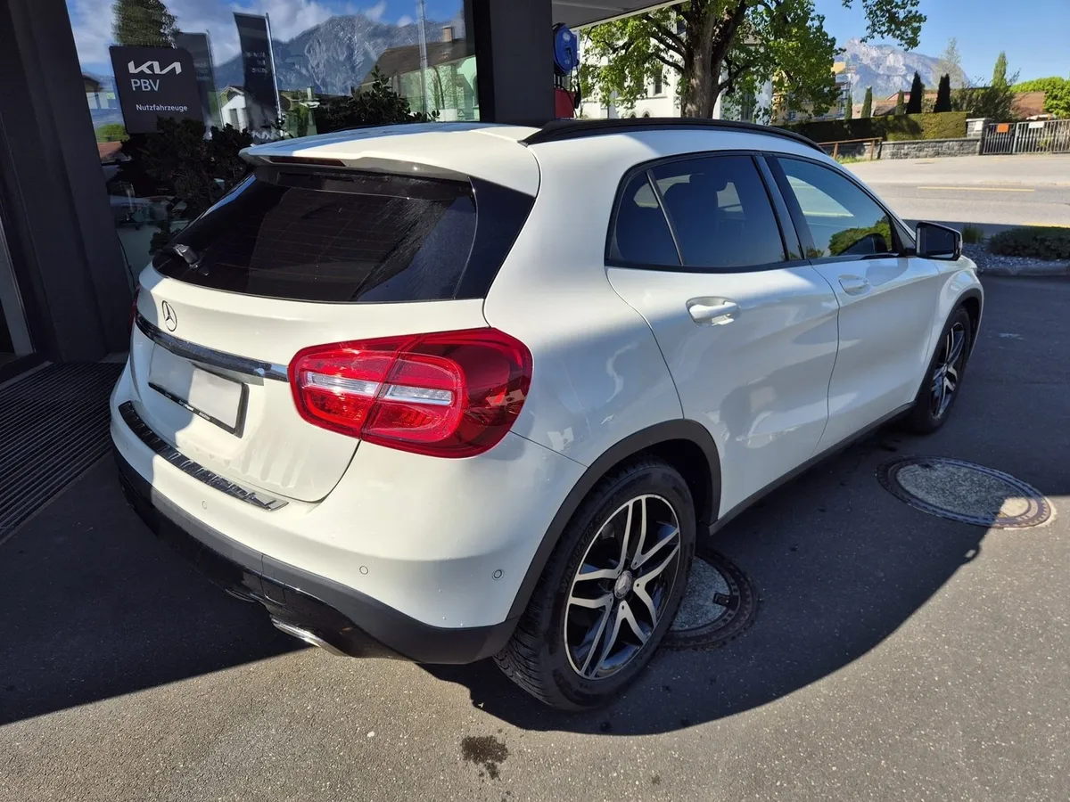 MERCEDES-BENZ GLA220CDI 4m — zdjęcie 3