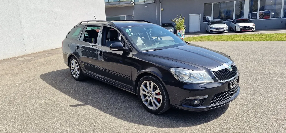 SKODA Octavia Combi RS — zdjęcie 3