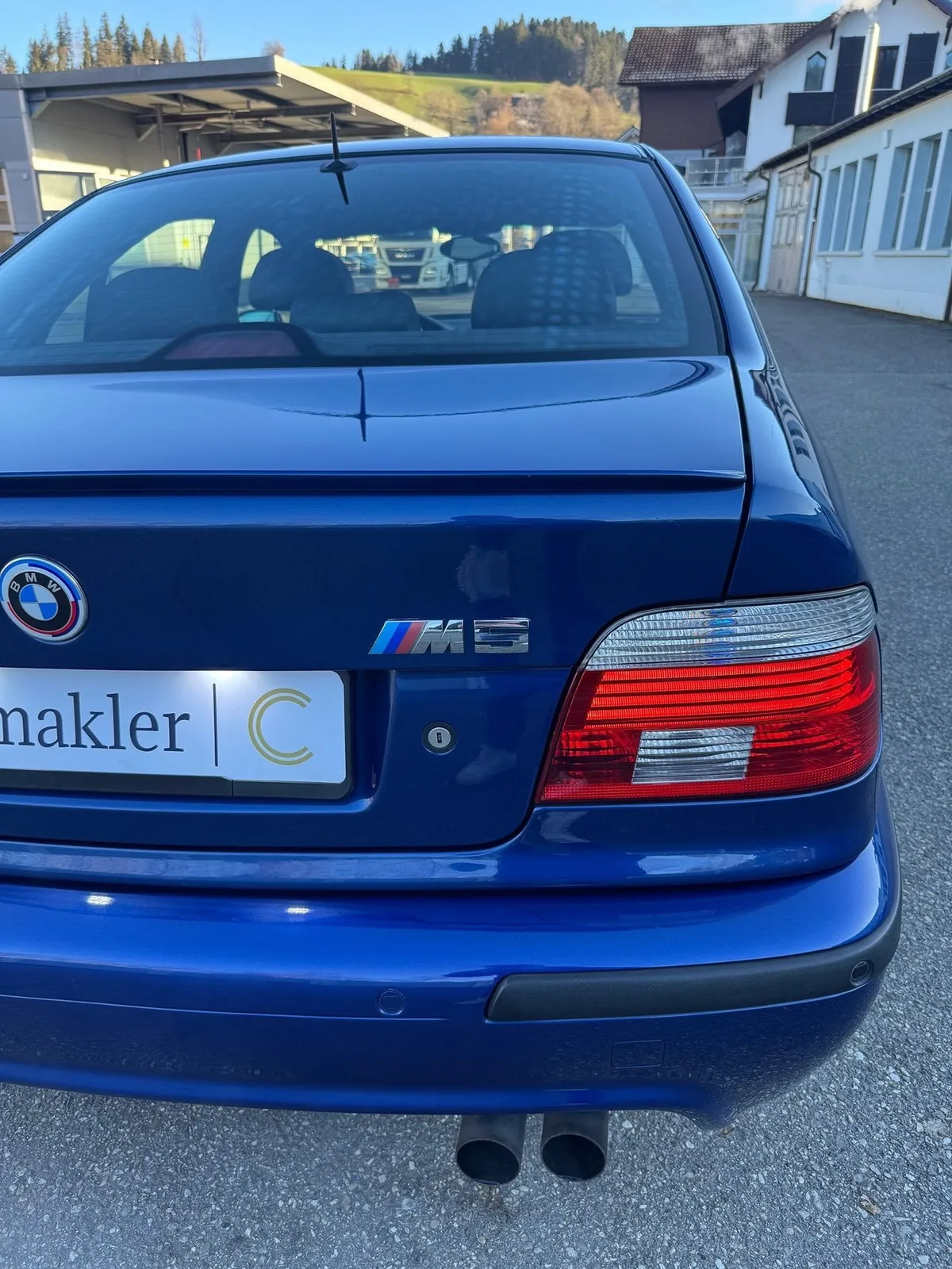 BMW M5 — zdjęcie 9