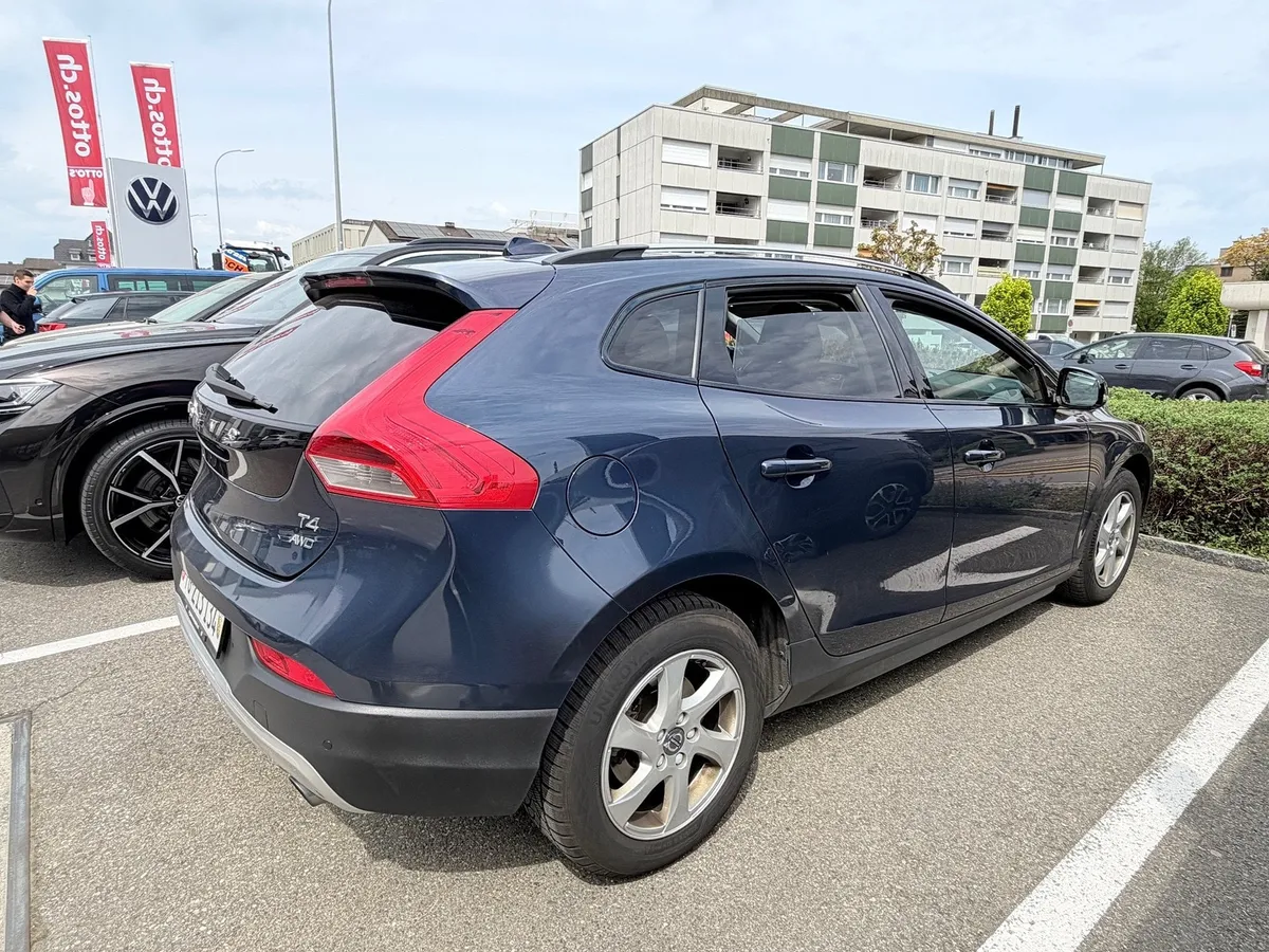 VOLVO V40 CC T4 AWD — zdjęcie 2