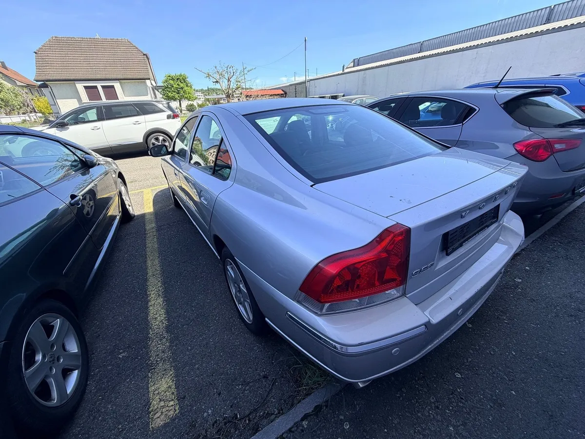 VOLVO S60 2.5T — zdjęcie 2