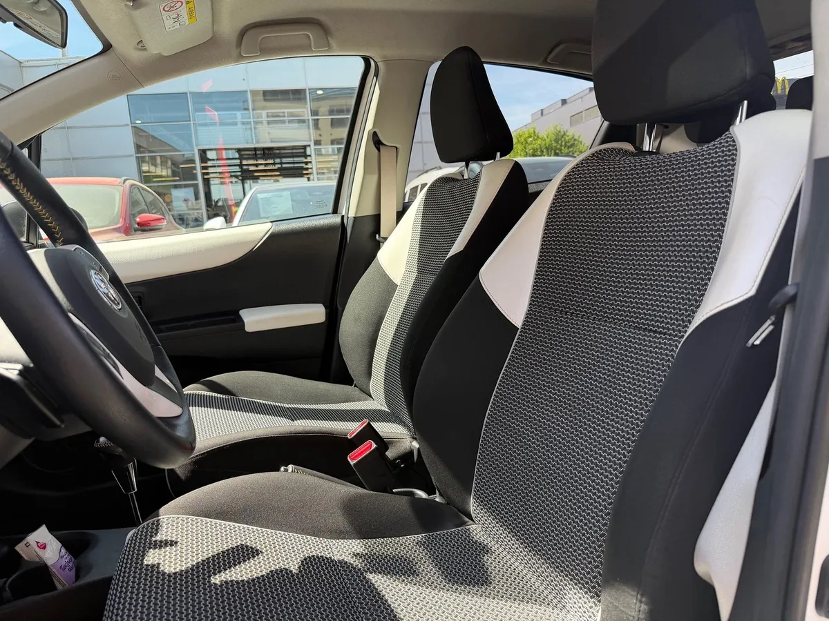TOYOTA Yaris 1.33 — zdjęcie 15
