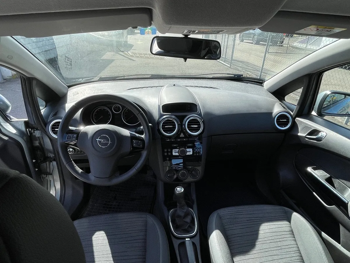 OPEL Corsa D 1.4 — zdjęcie 15