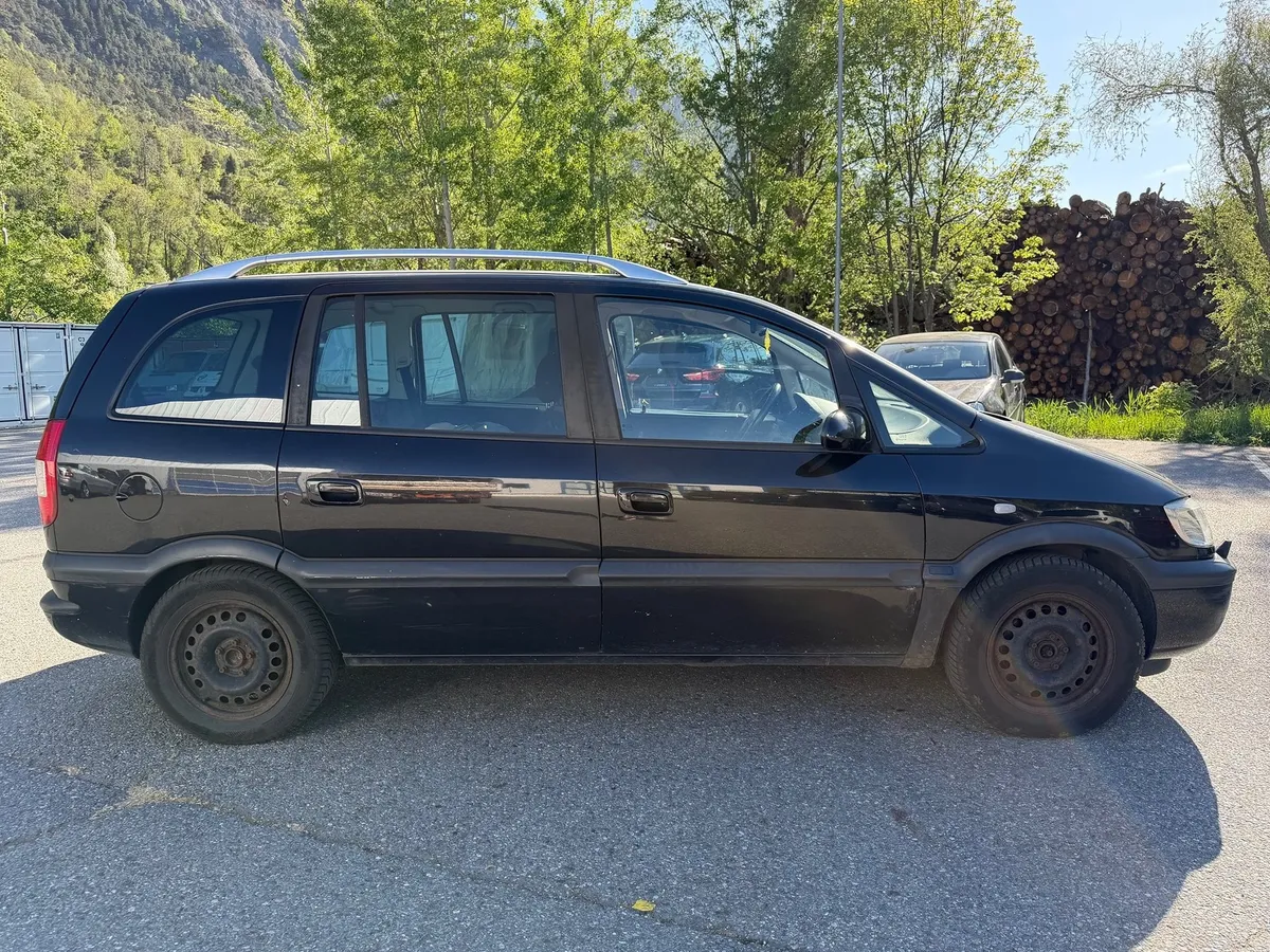 OPEL Zafira A22 — zdjęcie 4