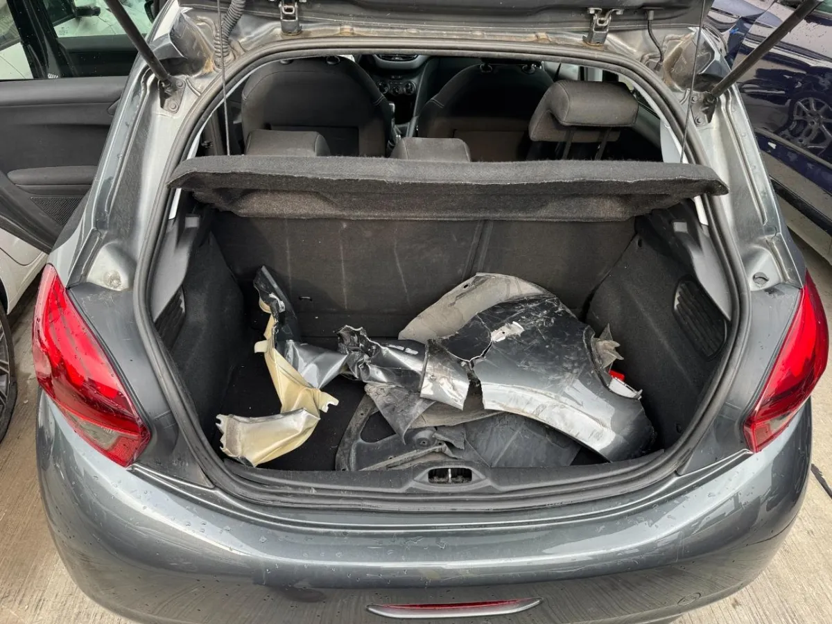 Peugeot 208 208 1.2, 82 PS — zdjęcie 9