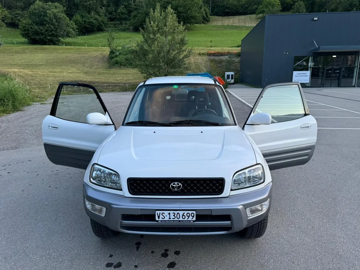 TOYOTA RAV4 2.0