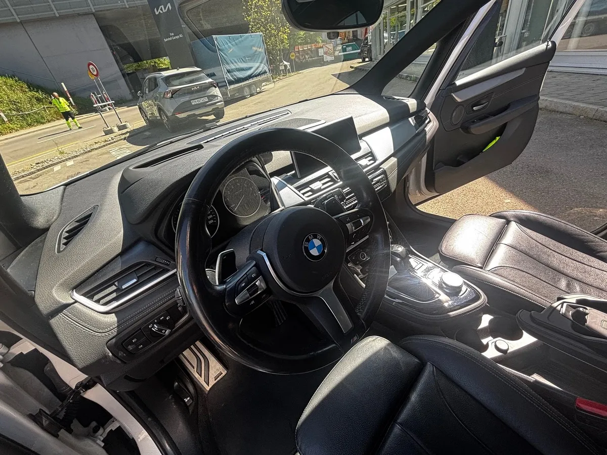 BMW 225i xDrive — zdjęcie 14