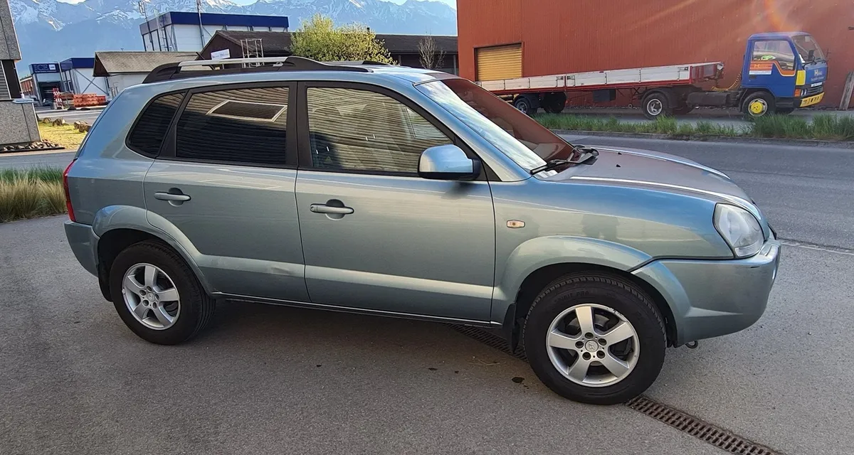 HYUNDAI Tucson 2.0 — zdjęcie 3