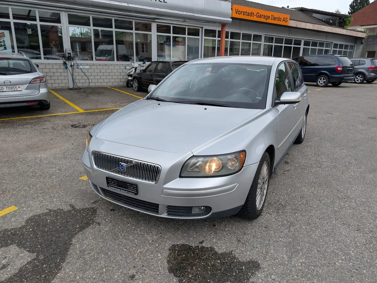 VOLVO V50 2.4